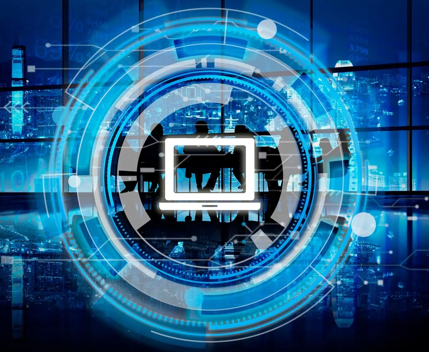 Концепт ноутбука с цифровым синим HUD-интерфейсом.